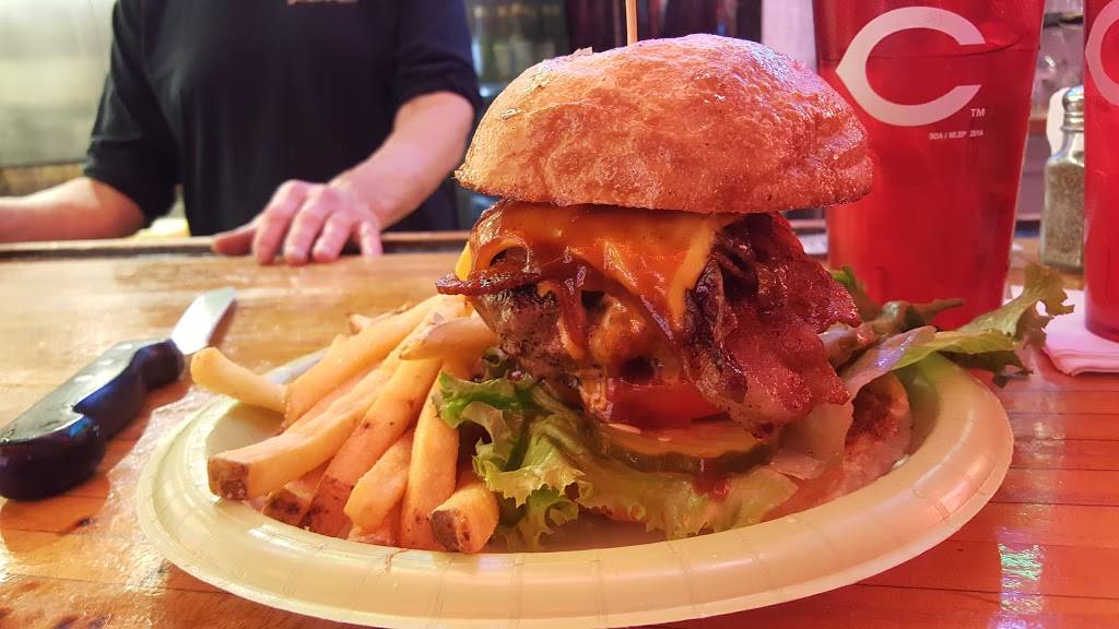 The Turf Club | restaurant | 4618 Eastern Ave, Cincinnati, OH 45226, USA | 5135334222 OR +1 513-533-4222