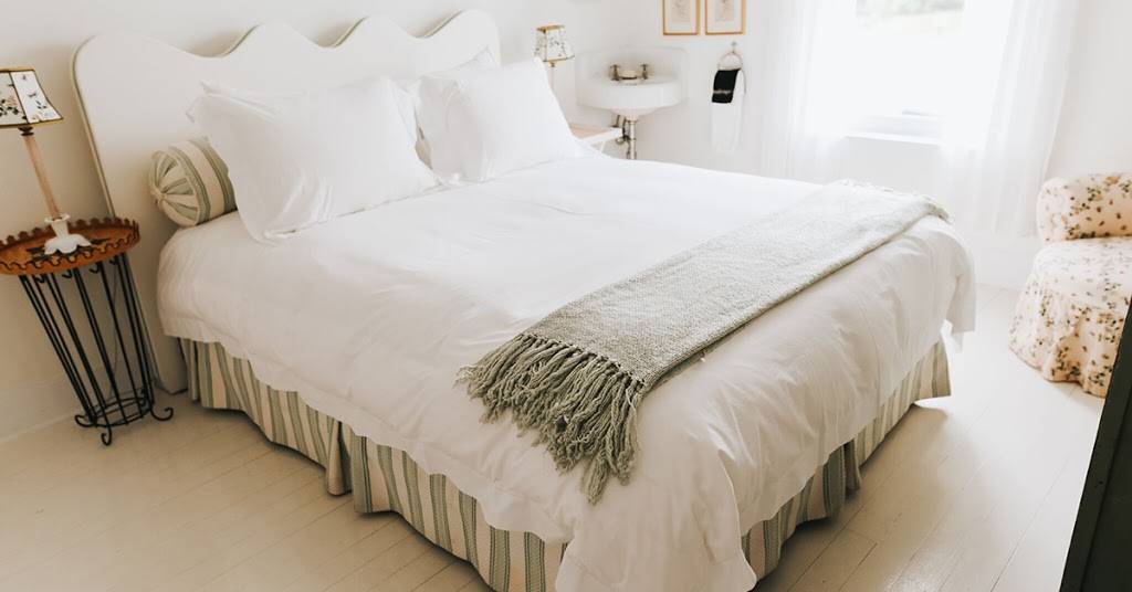 Chebeague Island Inn | restaurant | 61 S Rd, Chebeague Island, ME 04017, USA | 2078465155 OR +1 207-846-5155