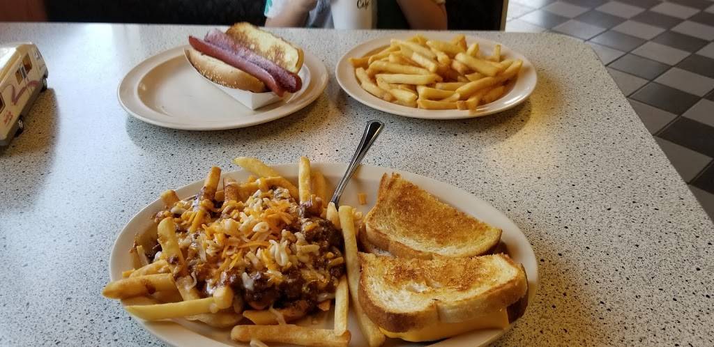 Dukes Cafe | restaurant | 23030 Eastpark Dr, Yorba Linda, CA 92887, USA | 7142833345 OR +1 714-283-3345