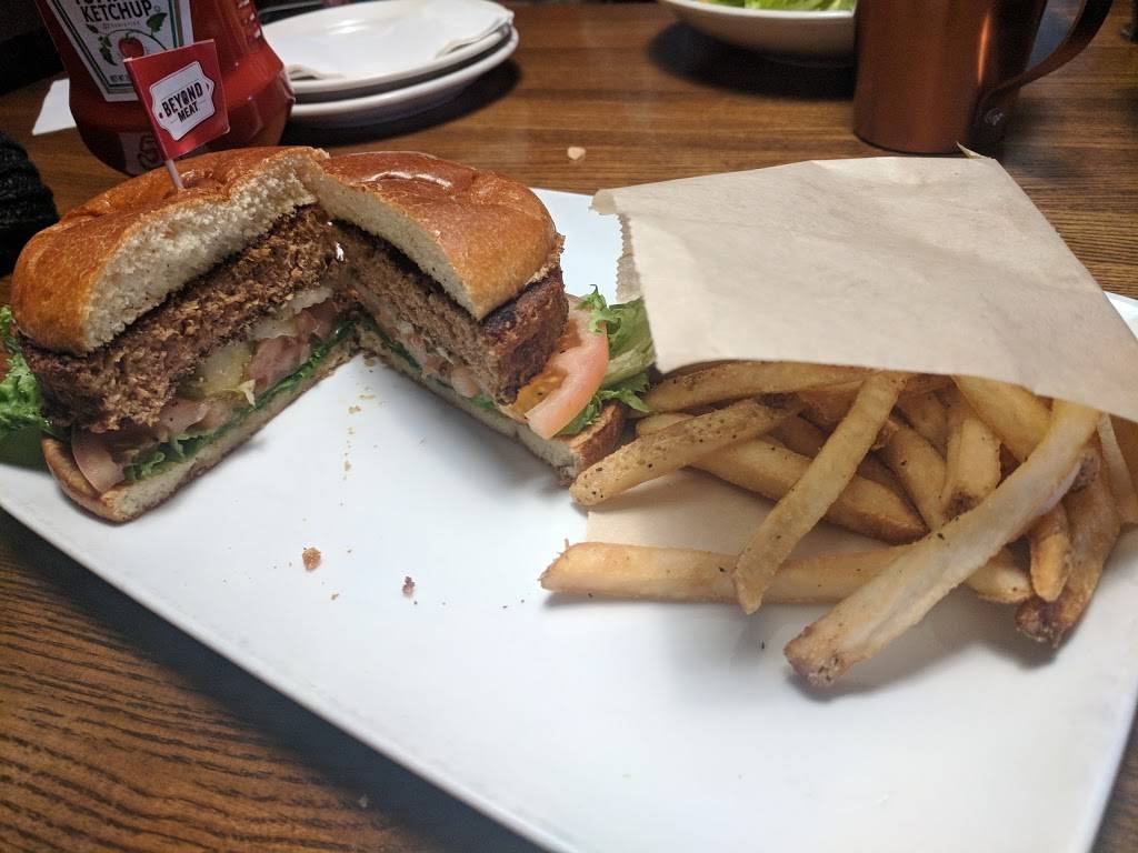 TGI Fridays | restaurant | 341 NJ-10, East Hanover, NJ 07936, USA | 9738843200 OR +1 973-884-3200