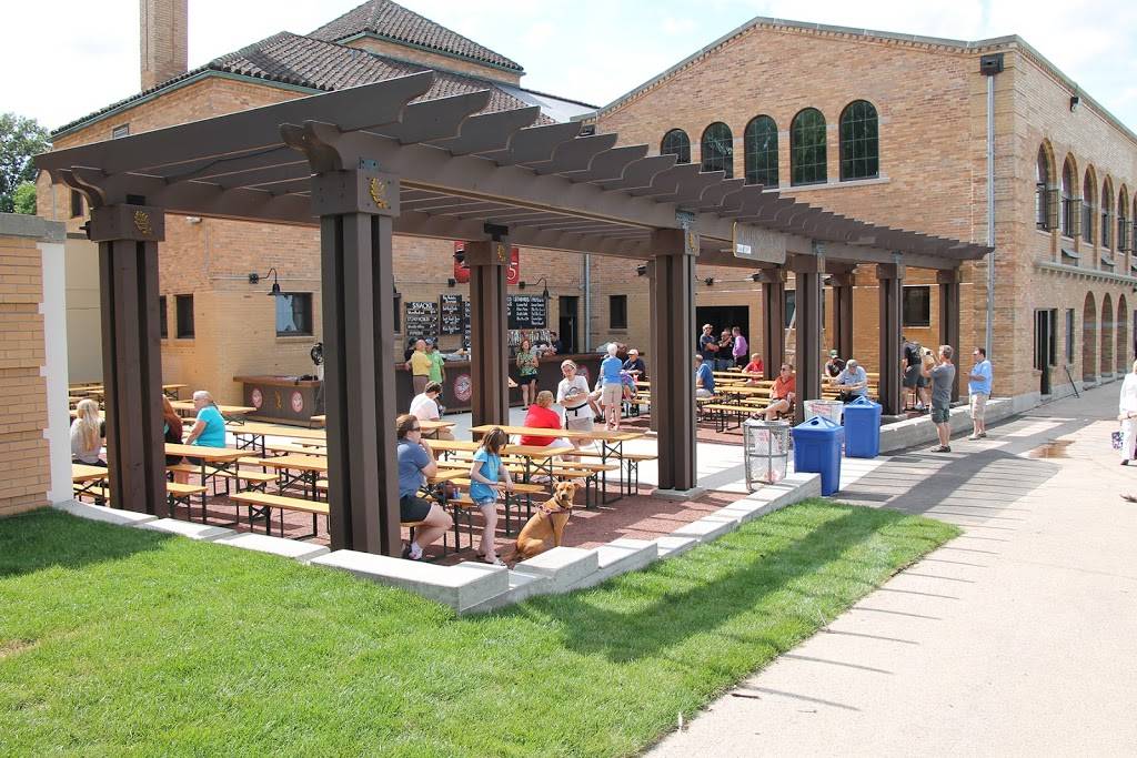 South Shore Terrace Kitchen & Beer Garden | restaurant | 2900 S Shore Dr, Milwaukee, WI 53207, USA | 4142578005 OR +1 414-257-8005