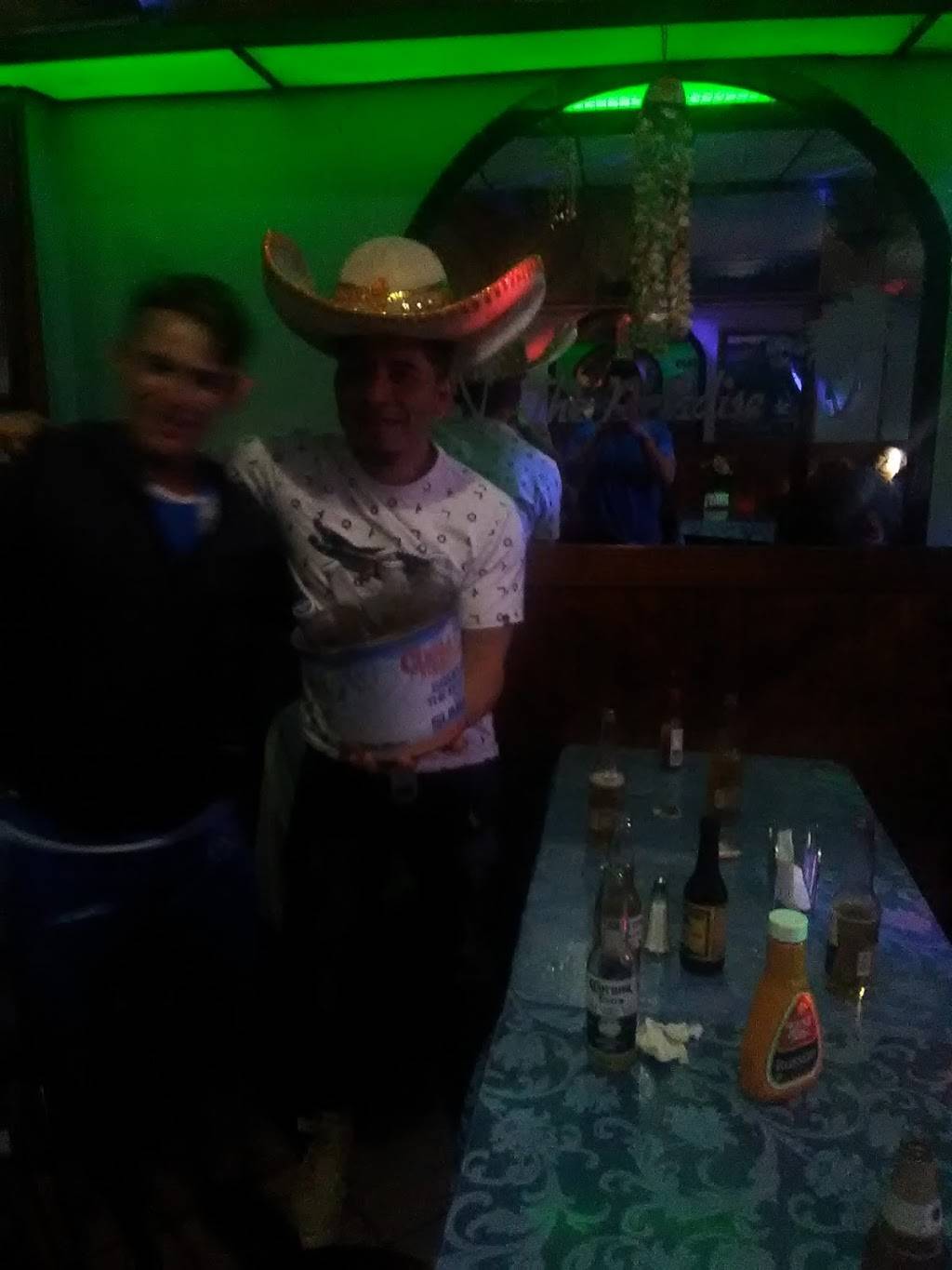 The Paradise Restaurant | restaurant | 442 N Main St, Freeport, NY 11520, USA | 5162236814 OR +1 516-223-6814