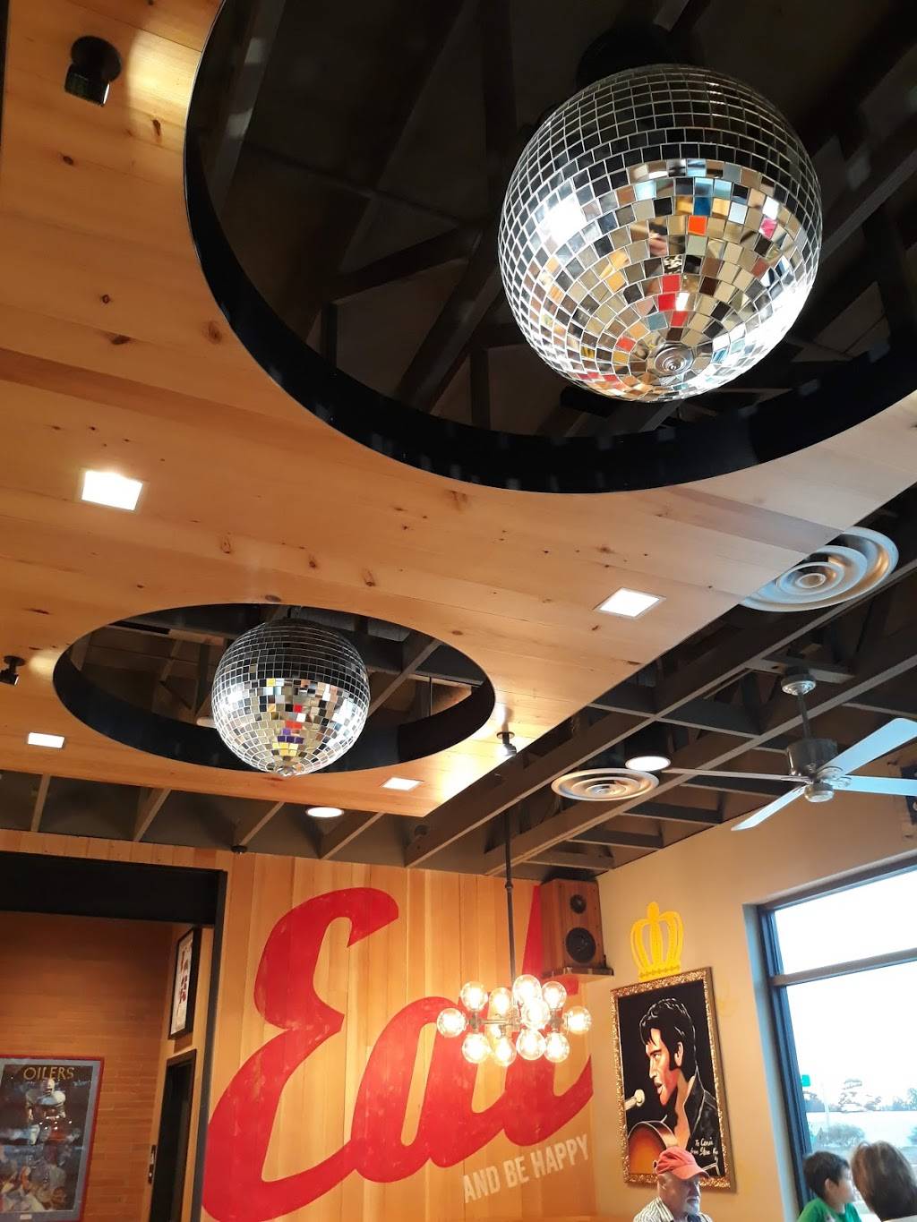 Raising Canes Chicken Fingers | meal takeaway | 27619 Tomball Pkwy, Tomball, TX 77375, USA | 2815169473 OR +1 281-516-9473