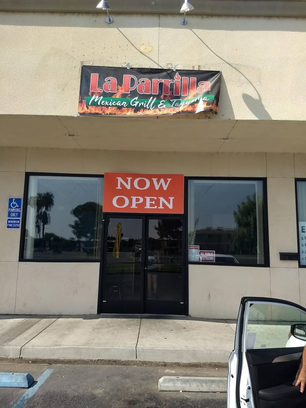 La Parrilla Mexican Grill | restaurant | 150 E Hanford Armona Rd, Lemoore, CA 93245, USA | 5598175240 OR +1 559-817-5240