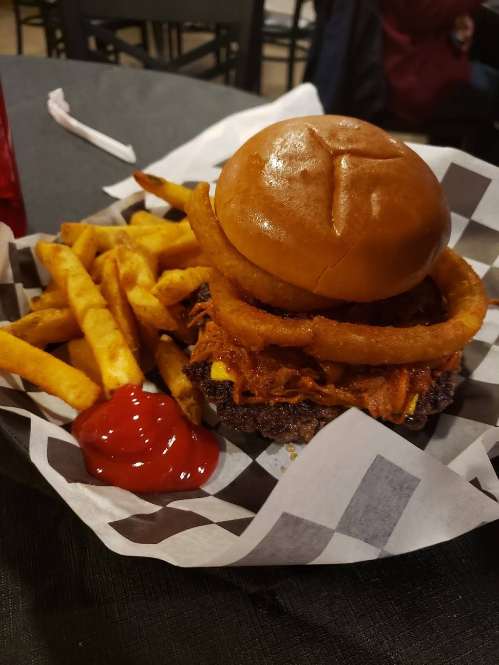 Jasper Pub N Grub | restaurant | 514 Jackson St, Jasper, IN 47546, USA | 8125590643 OR +1 812-559-0643