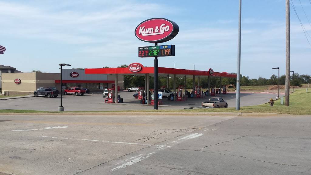Kum & Go | meal takeaway | 701 S, OK-82, Locust Grove, OK 74352, USA | 9184792210 OR +1 918-479-2210