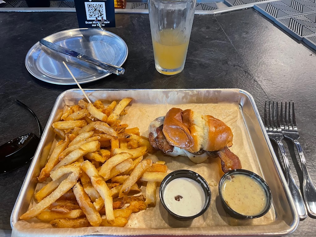 Morans Bar and Grill | restaurant | 415 N Front St #199, Columbus, OH 43215, USA | 6149727170 OR +1 614-972-7170