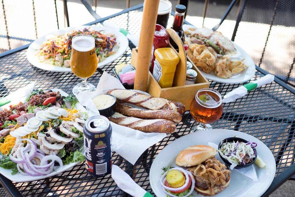 Llywelyns Pub | restaurant | 1732 S 9th St, St. Louis, MO 63104, USA | 3144363255 OR +1 314-436-3255