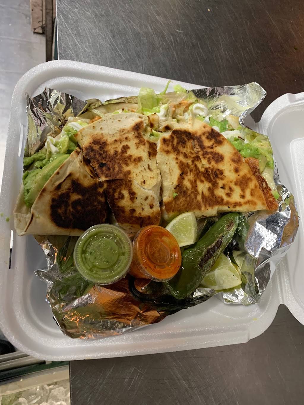 Lonchera Los 3 Hermanos #2 | restaurant | Independence Ave &, Colorado Ave, Kansas City, MO 64124, USA | 8163322728 OR +1 816-332-2728