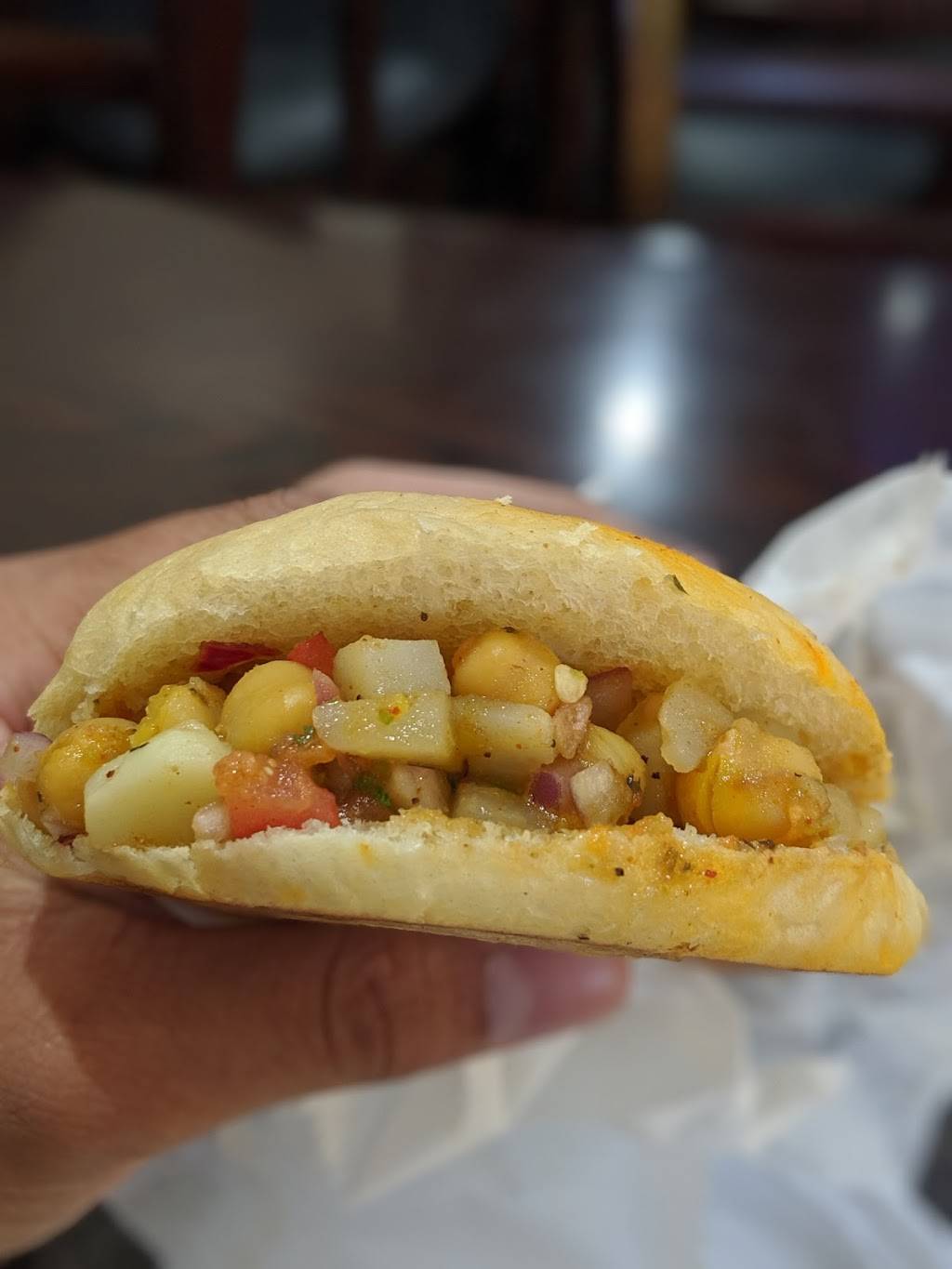 Harry Sweets & Snacks | restaurant | 248-6 Union Tpke, Queens, NY 11426, USA | 7183470888 OR +1 718-347-0888