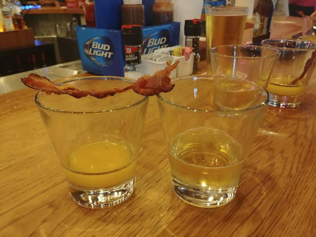 Famous Daves Bar-B-Que | restaurant | 12148 S Cleveland Ave, Fort Myers, FL 33907, USA | 2396903283 OR +1 239-690-3283