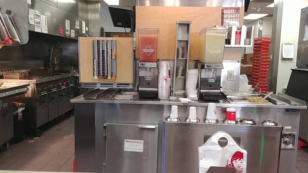 Wendys | restaurant | 2570 Commerce Pkwy, Bunnell, FL 32110, USA | 3864373277 OR +1 386-437-3277