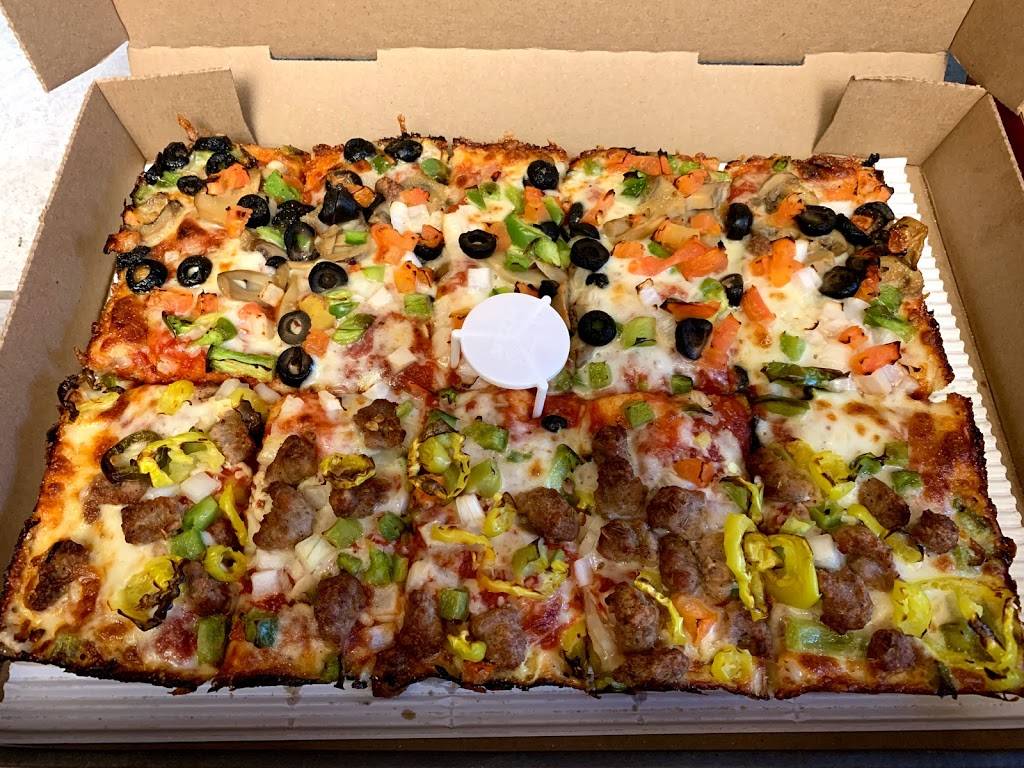 Jets Pizza | meal delivery | 13724 E Quincy Ave, Aurora, CO 80015, USA | 7209906000 OR +1 720-990-6000
