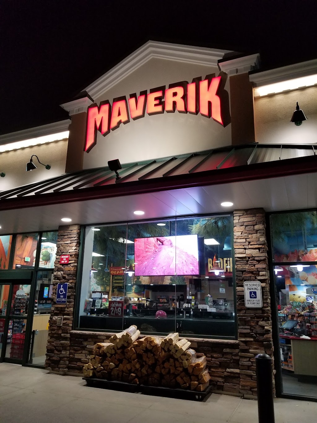 Maverik Adventures First Stop | restaurant | 730 Main St, Snowflake, AZ 85937, USA | 9285367511 OR +1 928-536-7511