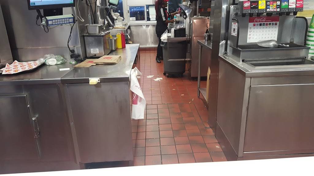 Krystal | restaurant | 2527 Lebanon Pike, Nashville, TN 37214, USA | 6158830968 OR +1 615-883-0968