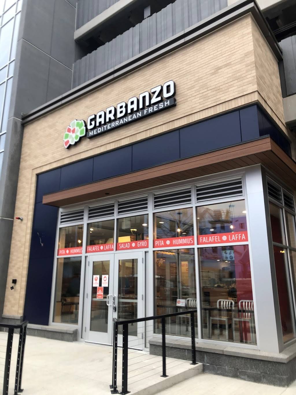 Garbanzo Mediterranean Fresh | restaurant | 41 Bond St, Watertown, MA 02472, USA | 6177440607 OR +1 617-744-0607