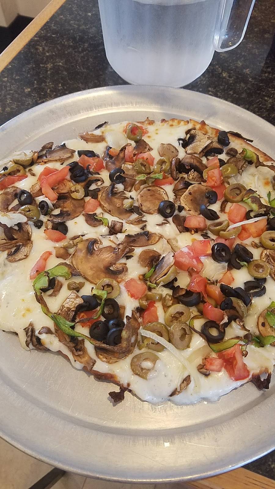 Spankys Pizza | restaurant | 5784 US-10, Ludington, MI 49431, USA | 2318437499 OR +1 231-843-7499