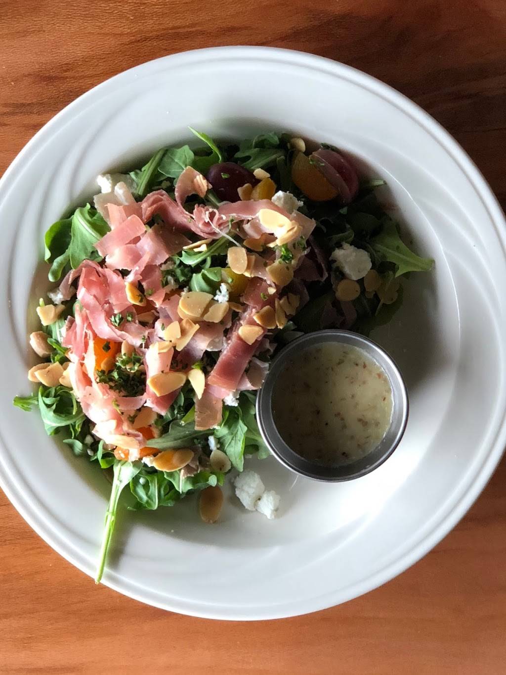 The Water Dog | restaurant | 1016 Jefferson St, Lynchburg, VA 24504, USA | 4343334681 OR +1 434-333-4681