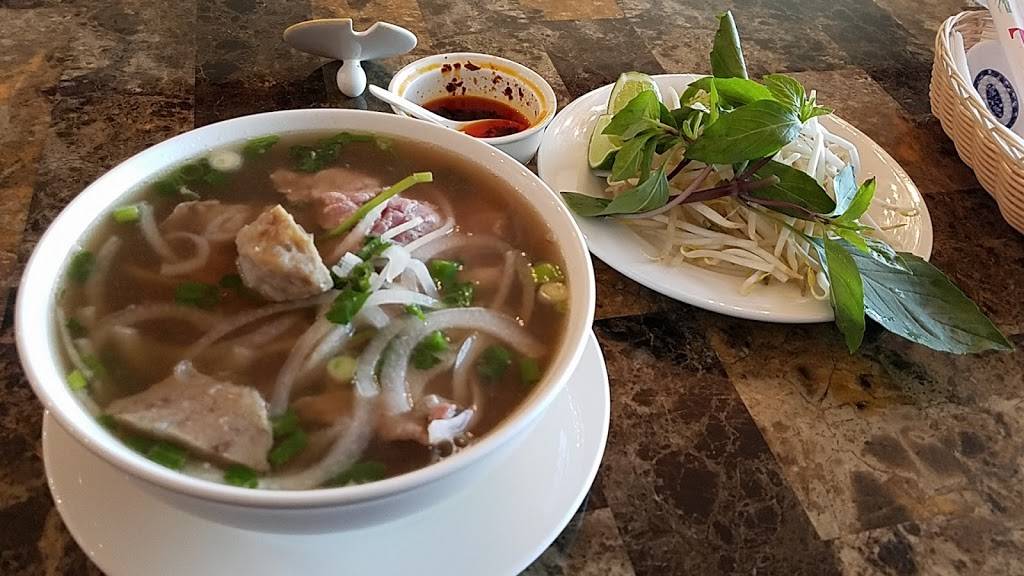 Pho 62 Grill and Noodle | restaurant | 1420 S Riverside Ave, Rialto, CA 92376, USA | 9094214887 OR +1 909-421-4887
