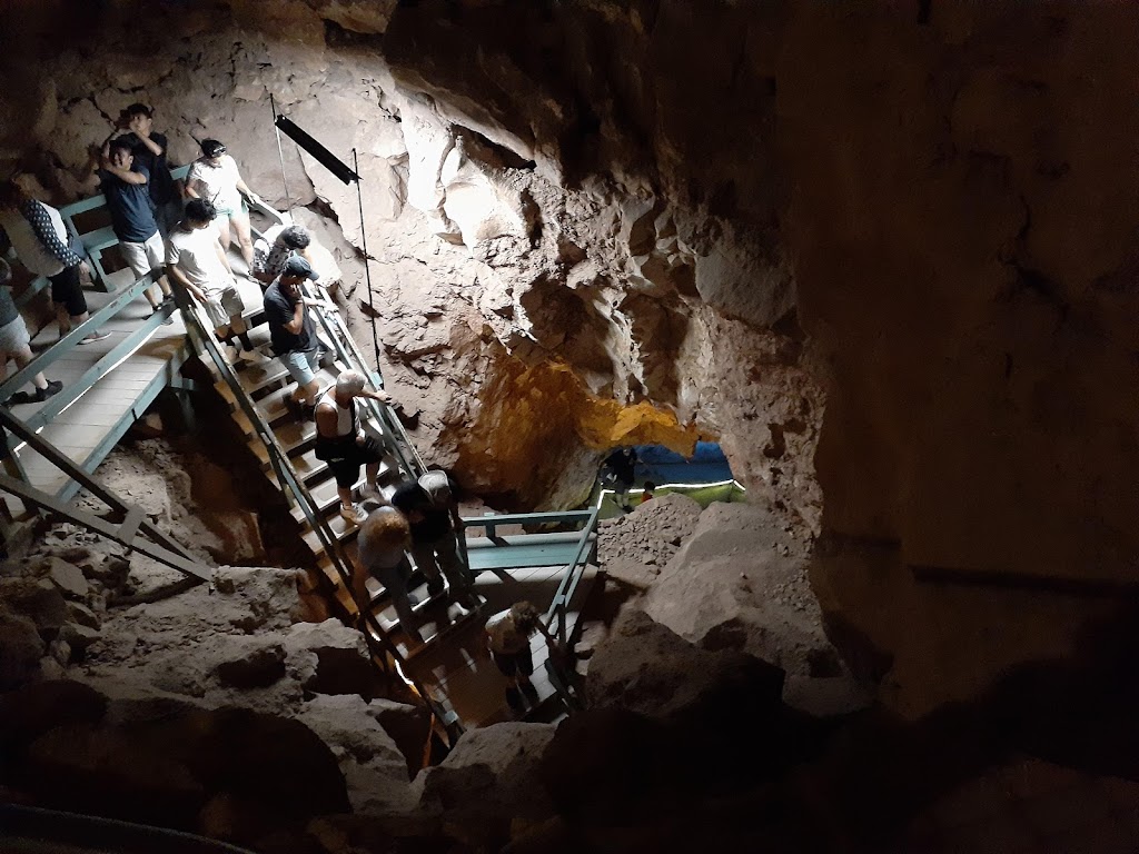 Grand Canyon Caverns Grotto | restaurant | AZ-66, Peach Springs, AZ 86434, USA | 9284223223 OR +1 928-422-3223