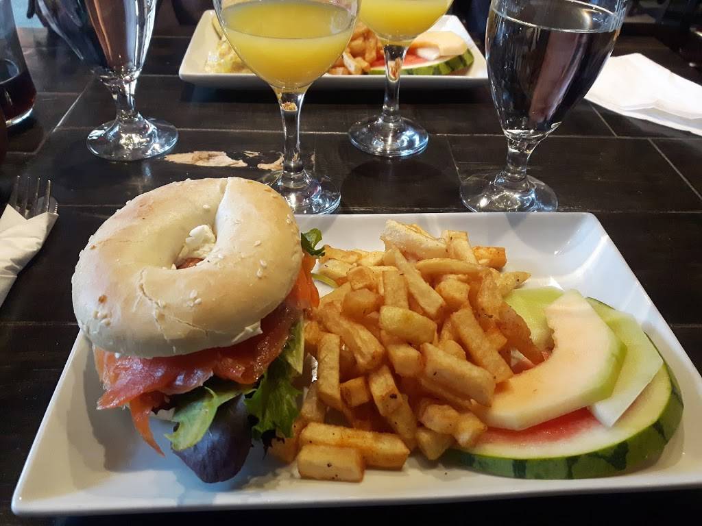 Bistro Le Ste-Cath | restaurant | 4264 Rue Sainte-Catherine E, Montréal, QC H1V 1X6, Canada | 5142238116 OR +1 514-223-8116