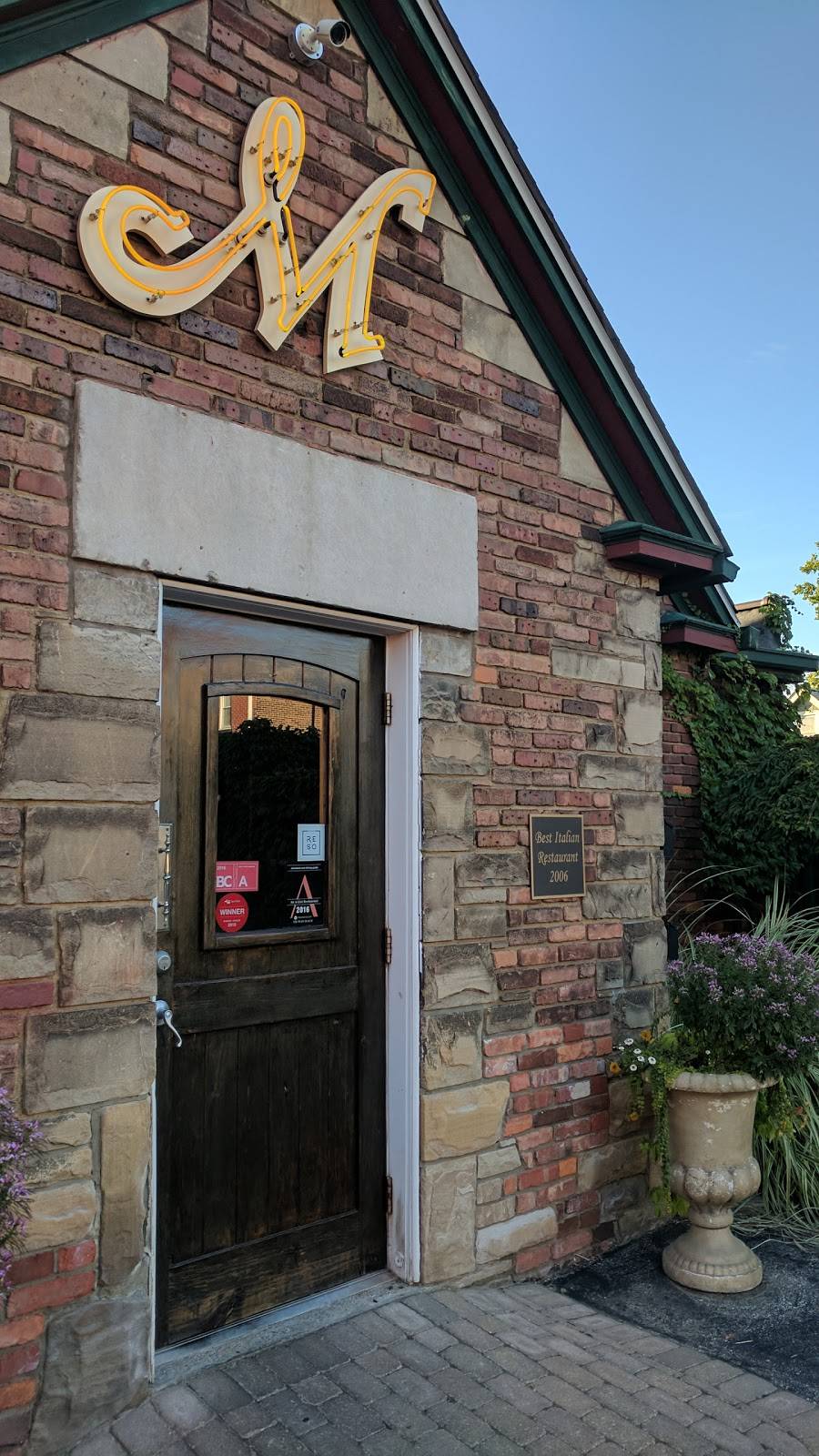 Michaelangelos | restaurant | 2198 Murray Hill Rd, Cleveland, OH 44106, USA | 2167210300 OR +1 216-721-0300