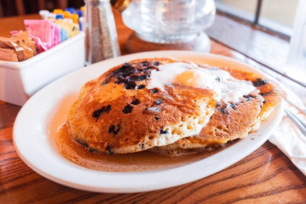 Cracker Barrel Old Country Store | restaurant | 106 Marketplace Dr, Hampton, VA 23666, USA | 7572622046 OR +1 757-262-2046