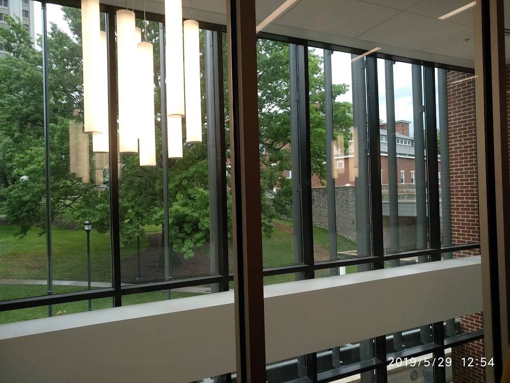 University of Kentucky Dining | restaurant | 160 Ave of Champions, Lexington, KY 40508, USA | 8592572220 OR +1 859-257-2220