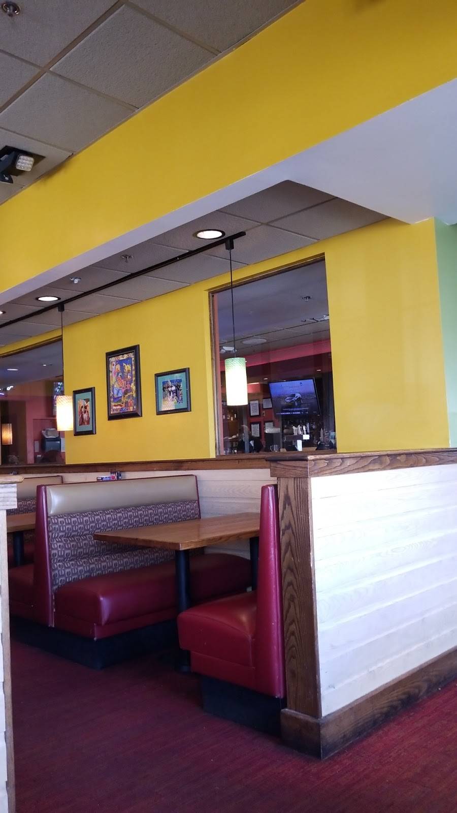 Applebees Grill + Bar | restaurant | 3426 W Illinois Ave, Dallas, TX 75211, USA | 2143398115 OR +1 214-339-8115