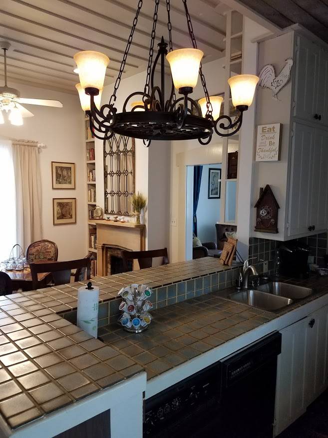 Carriage House Bed & Breakfast | restaurant | 401 N Polk St, Jefferson, TX 75657, USA | 9036659511 OR +1 903-665-9511