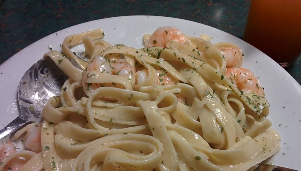 Finnigans Road House | restaurant | 955 Pembroke St E, Pembroke, ON K8A 3M3, Canada | 6137352333 OR +1 613-735-2333