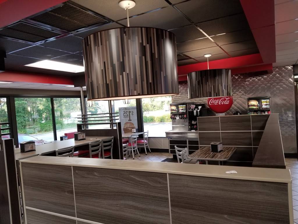 Hardees | restaurant | 486 US-601, Lugoff, SC 29078, USA | 8034385518 OR +1 803-438-5518