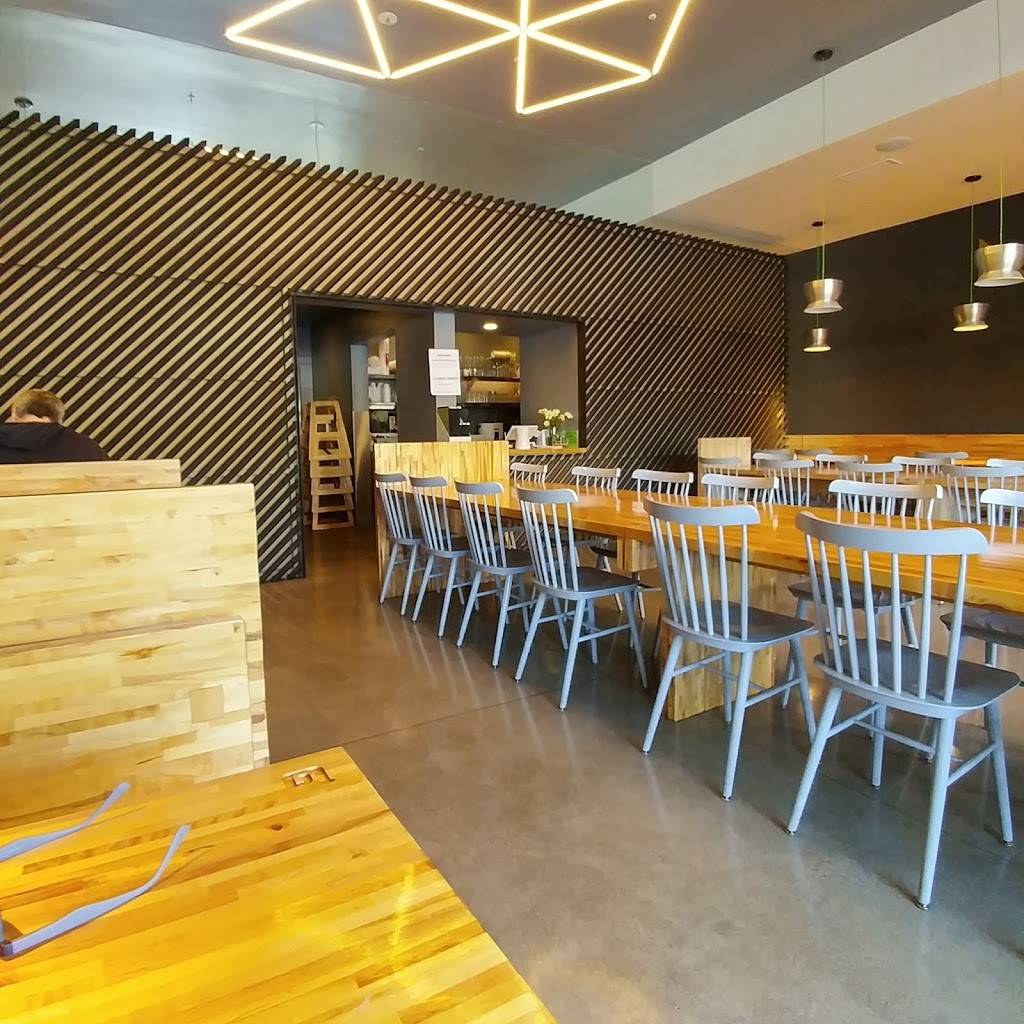 Manaow Thai | restaurant | 3618 E Broadway, Long Beach, CA 90803, USA | 5624332574 OR +1 562-433-2574