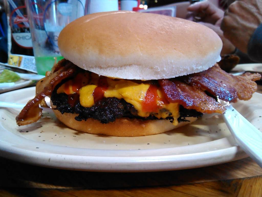 Illinois Bar & Grill | restaurant | 4135 W 47th St, Chicago, IL 60632, USA | 7738472525 OR +1 773-847-2525