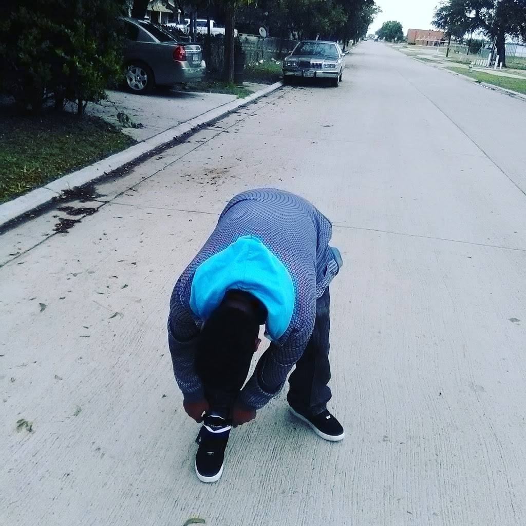 Big Smokeys & More | restaurant | 505 Wyatt St, Waxahachie, TX 75165, USA | 4695375103 OR +1 469-537-5103