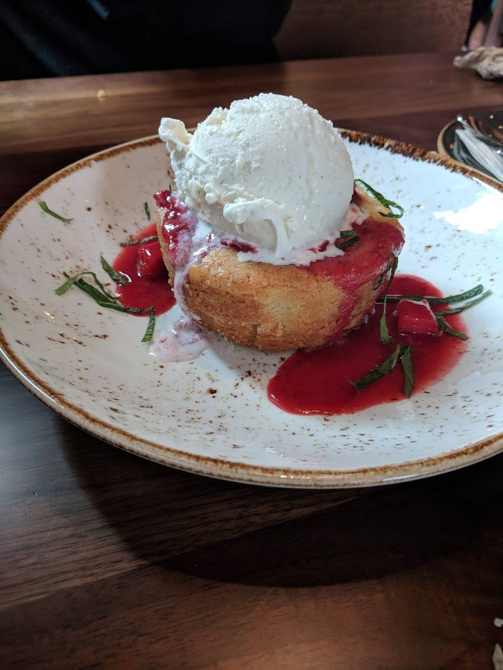 Lazy Dog Restaurant & Bar | restaurant | 241 E Interstate 20, Arlington, TX 76018, USA | 6822767300 OR +1 682-276-7300