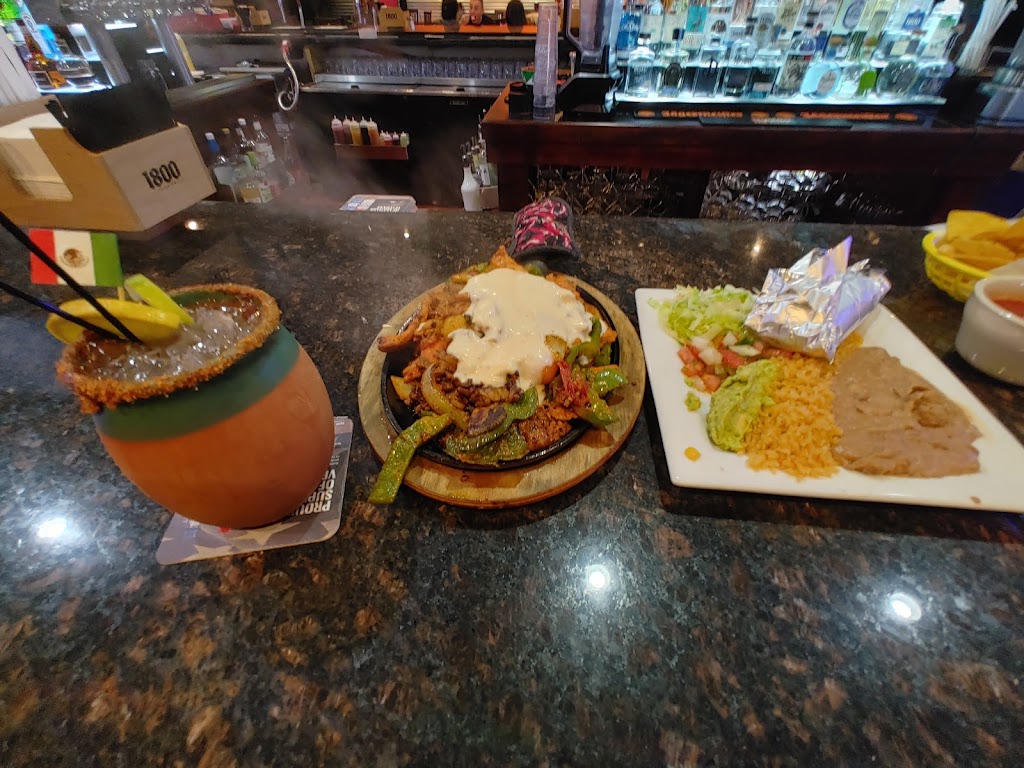 Mexico Lindo Restaurant & Cantina | restaurant | Peter Navarre Shopping Center, 3150 Navarre Ave B, Oregon, OH 43616, USA | 5673158540 OR +1 567-315-8540