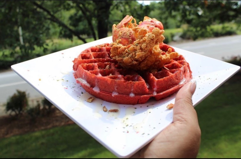 Krustaceans Seafood | restaurant | 947 New Hampshire St, Lawrence, KS 66044, USA | 7854247322 OR +1 785-424-7322