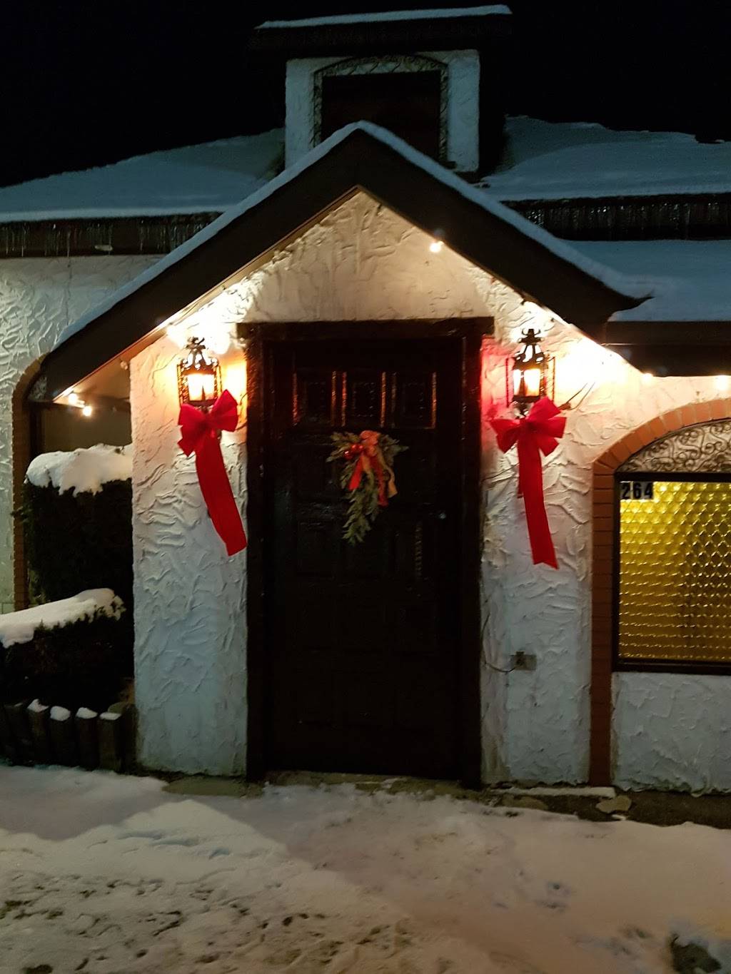 Andreas Steak & Sea Food House | restaurant | 264 Manitoba St, Bracebridge, ON P1L 1S5, Canada | 7056458841 OR +1 705-645-8841