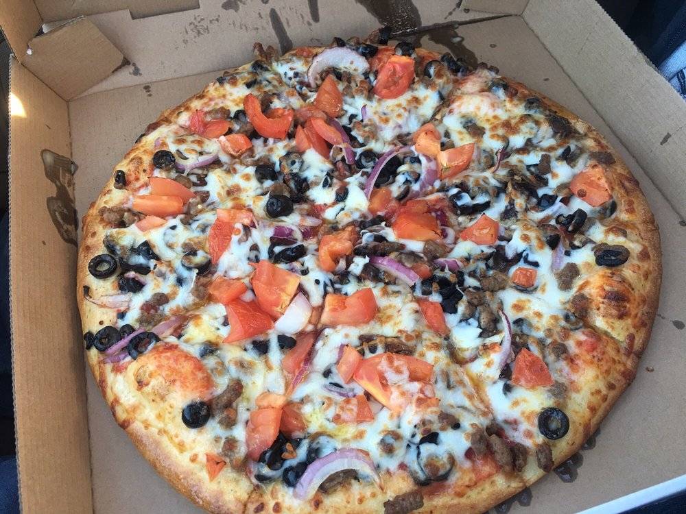 Golden Pizza | meal delivery | 1200 E Highland Ave, San Bernardino, CA 92404, USA | 9098834000 OR +1 909-883-4000