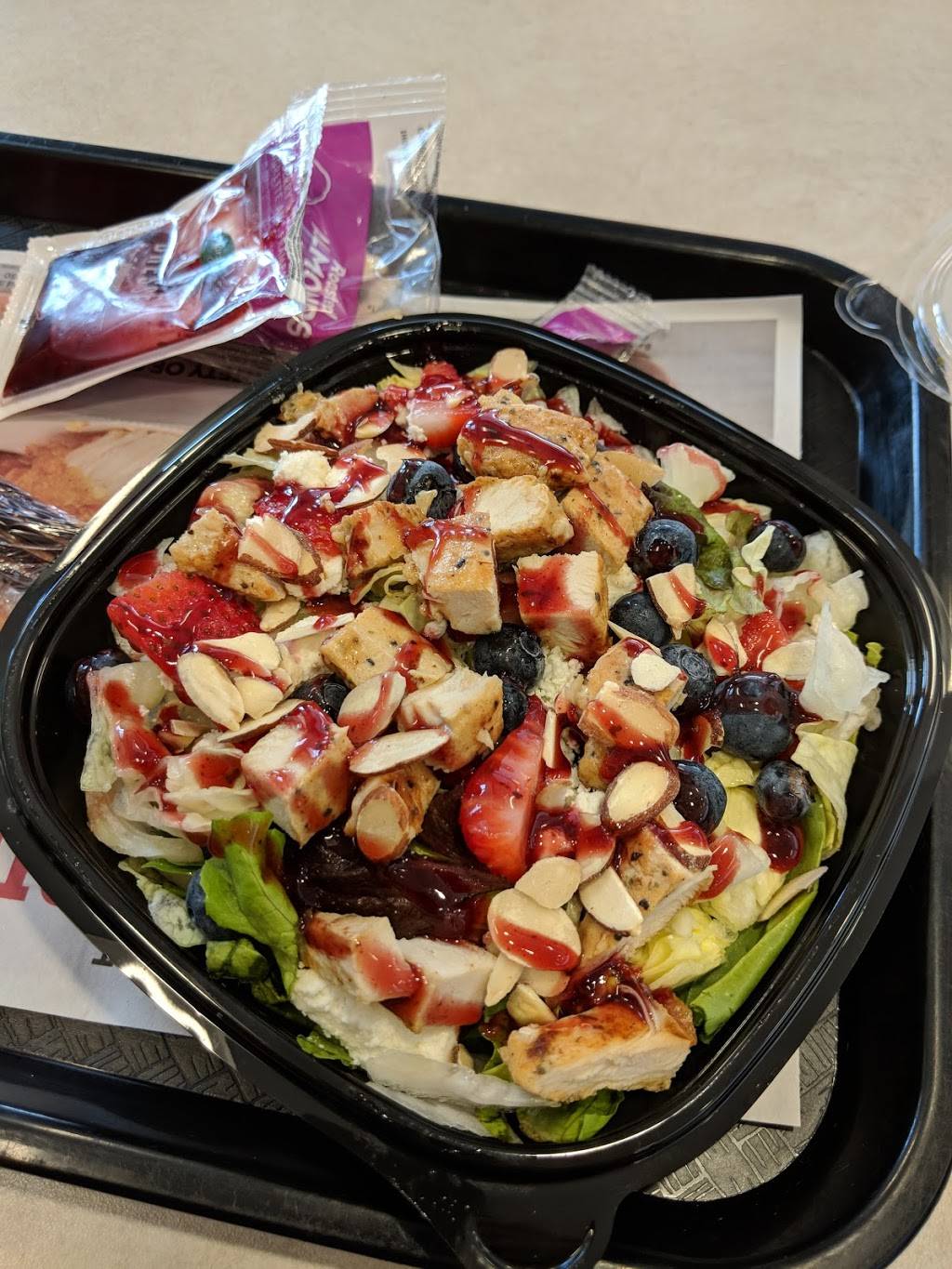 Wendys | restaurant | 6966 Financial Dr, Mississauga, ON L5N 8J4, Canada | 9058214538 OR +1 905-821-4538