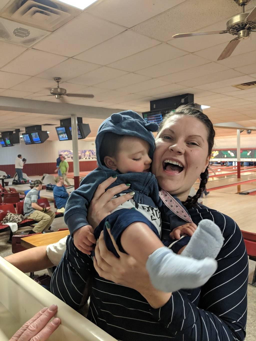 Back Mountain Bowl | meal takeaway | 3555 Memorial Hwy, Dallas, PA 18612, USA | 5706755026 OR +1 570-675-5026