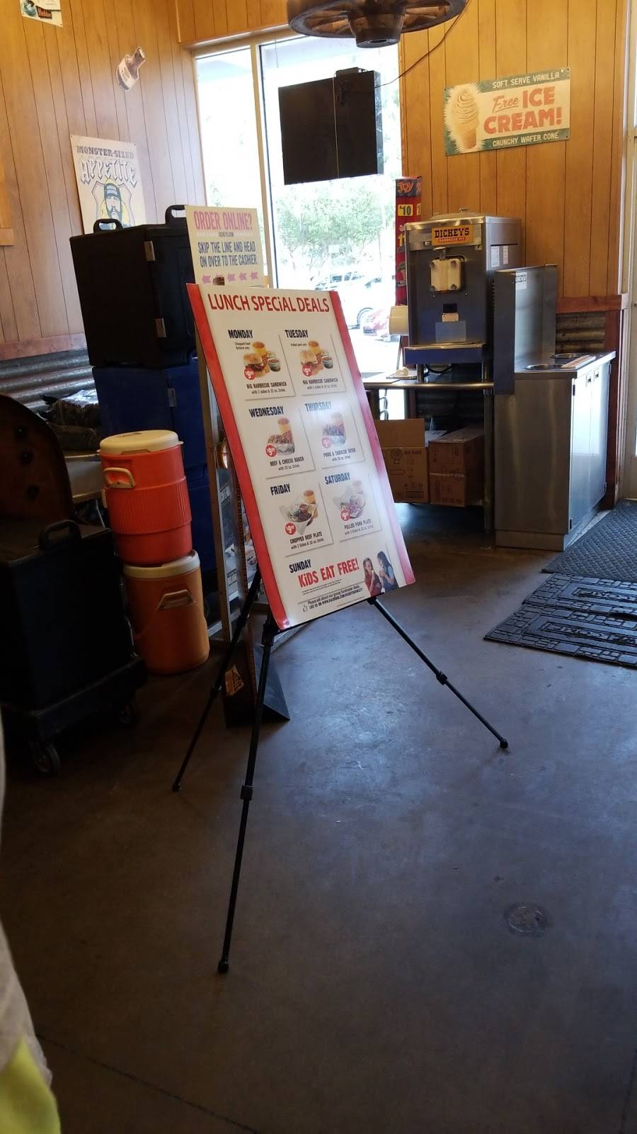 Dickeys Barbecue Pit | restaurant | 5701 President George Bush Hwy, Rowlett, TX 75089, USA | 9724120667 OR +1 972-412-0667