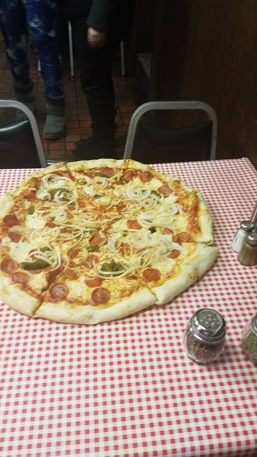 Roses Pizza & Restaurant | restaurant | 701 3rd St, Hanover, PA 17331, USA | 7176322466 OR +1 717-632-2466