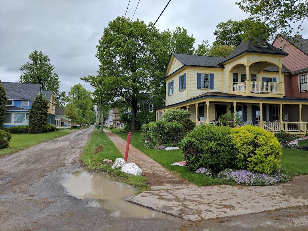 Wellesley Hotel & Restaurant | restaurant | 42809 St Lawrence Ave, Thousand Island Park, NY 13692, USA | 3154823698 OR +1 315-482-3698