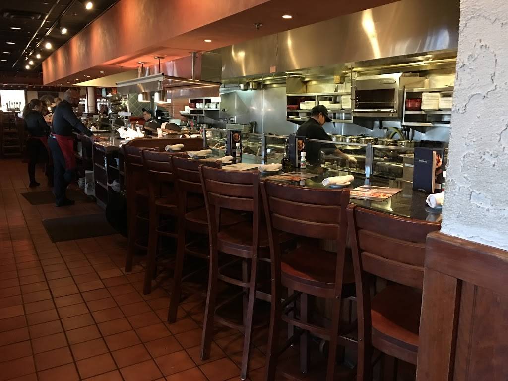 Carrabbas Italian Grill | restaurant | 1740 S Clearview Ave, Mesa, AZ 85209, USA | 4806549099 OR +1 480-654-9099