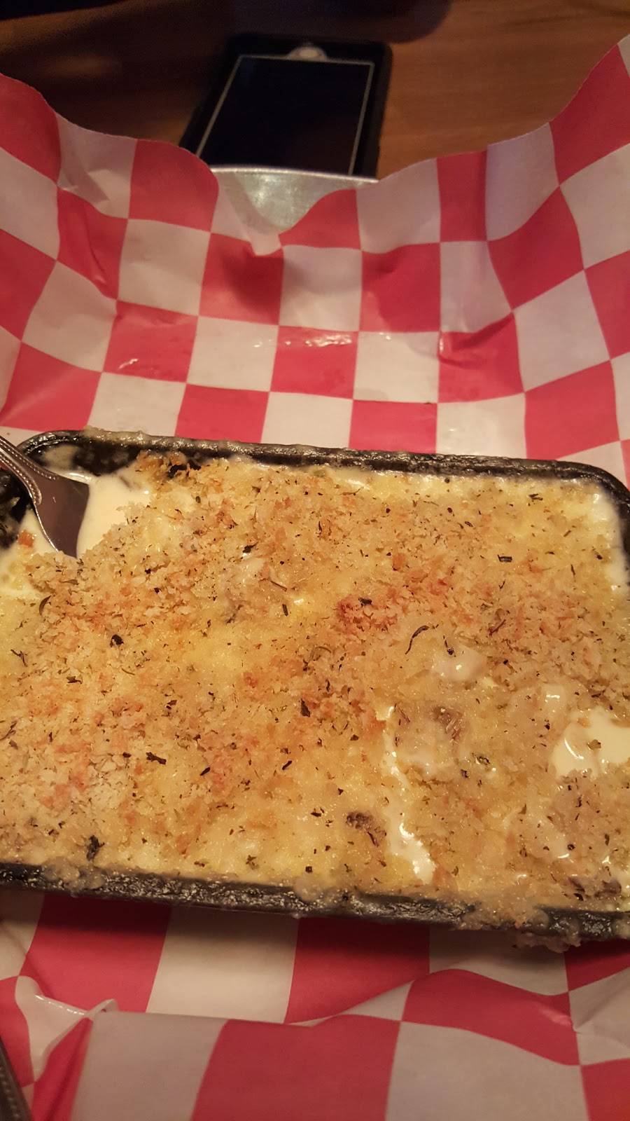 Landmark Bar & Kitchen | restaurant | 3008 Bledsoe St, Fort Worth, TX 76107, USA | 8179841166 OR +1 817-984-1166