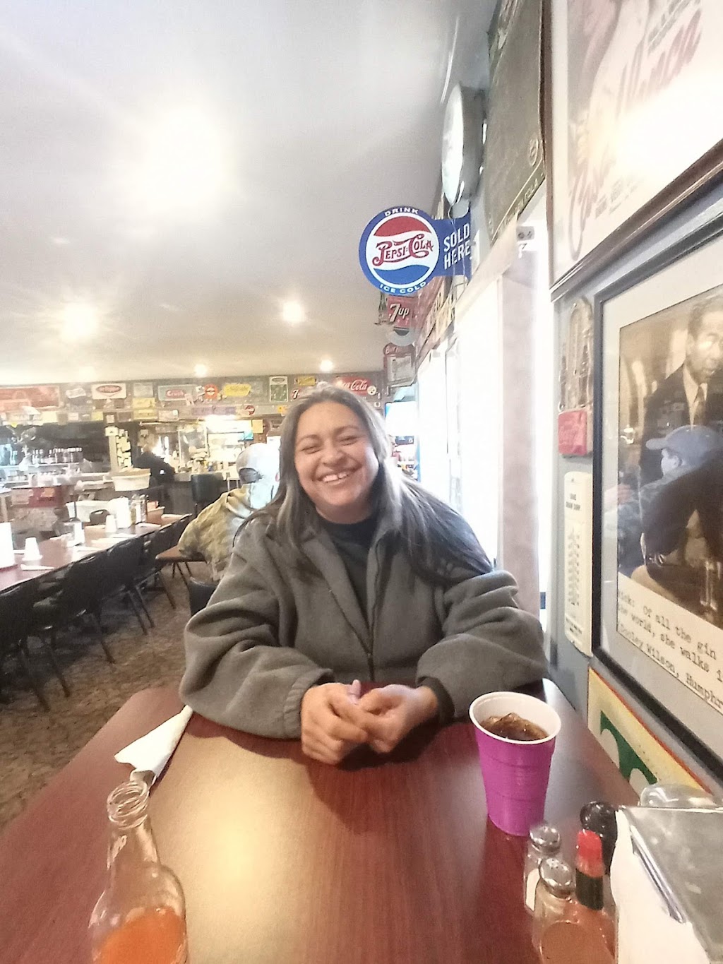 Ricks Cafe | restaurant | 117 Main St, Mobridge, SD 57601, USA | 6058455300 OR +1 605-845-5300