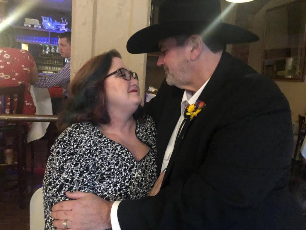 Yanks Famous Barbeque | restaurant | 213 E Main St, Blytheville, AR 72315, USA | 8707622935 OR +1 870-762-2935