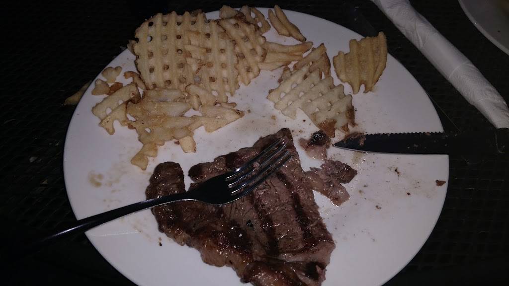 Courtside Bar & Grill | restaurant | 2511 N Court St, Ottumwa, IA 52501, USA | 6412265002 OR +1 641-226-5002